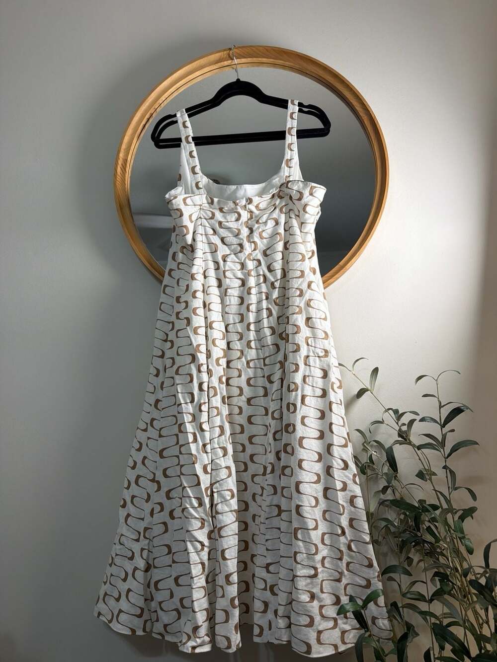 Christian Lacroix‎ White Linen Midi Dress with Brown Waves Print - Picture 5 of 5
